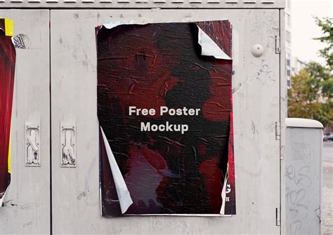 Free Street Pole Poster Mockup